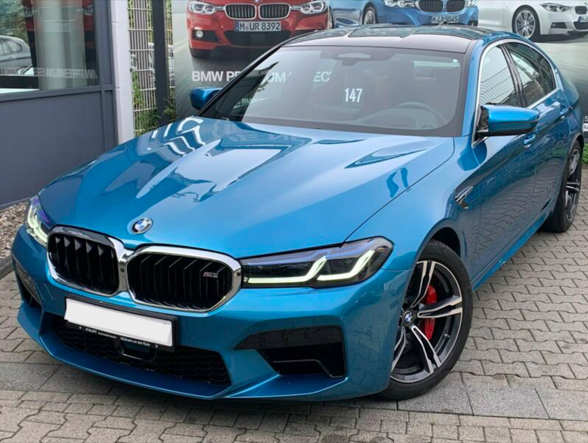 BMW M5 xDrive sedan | předváděcí auto | skladem | od autorizovaného prodejce | super cena | max výbava | online nákup | online prodej | autoibuy.com